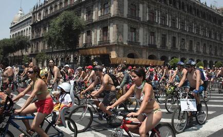 Nudistas contra el tráfico en la CDMX