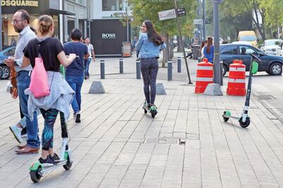 Chocan Semovi y Grin por permiso para scooters 