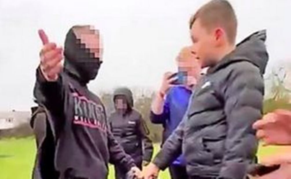 Logan se enfrentó a una pandilla de alrededor de 10 jóvenes mientras se dirigía a casa.