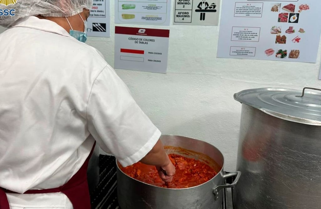 Cena de Año Nuevo en el torito. Foto: Especial