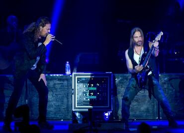 "Con Peña Nieto no, a Los Pinos no", dice Fher de Maná