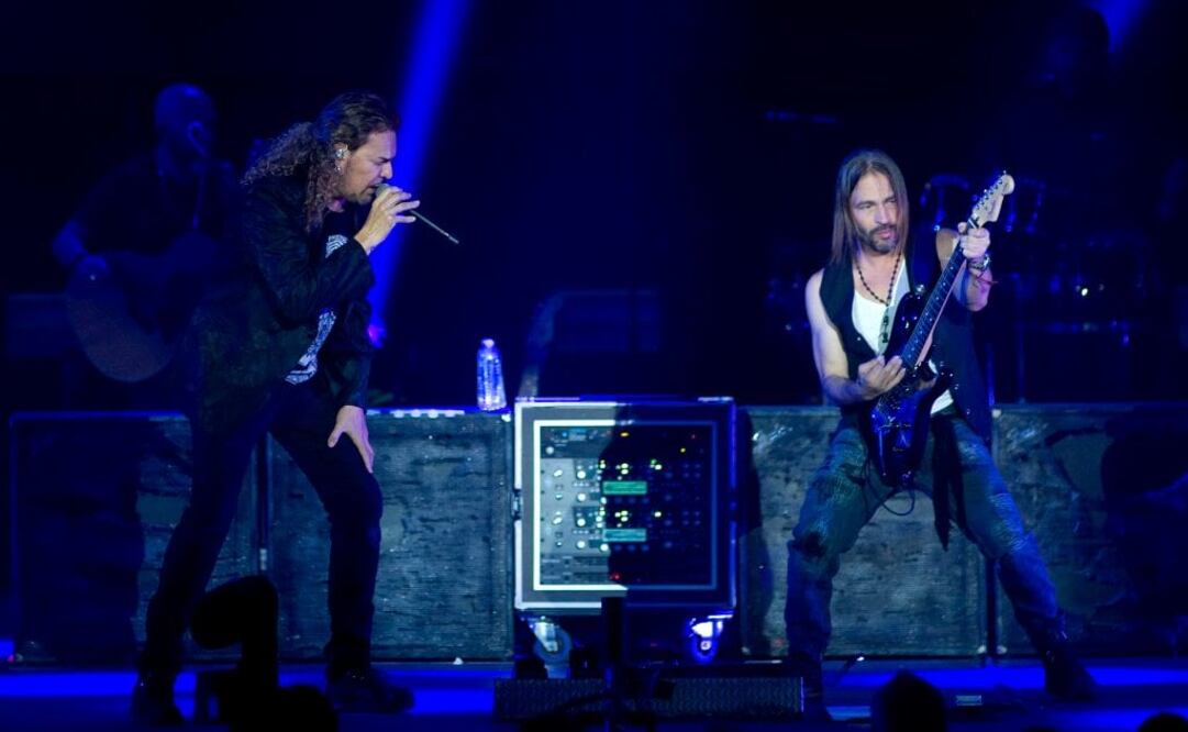 Durante su gira, la banda trata de promover el voto latino Foto:AP