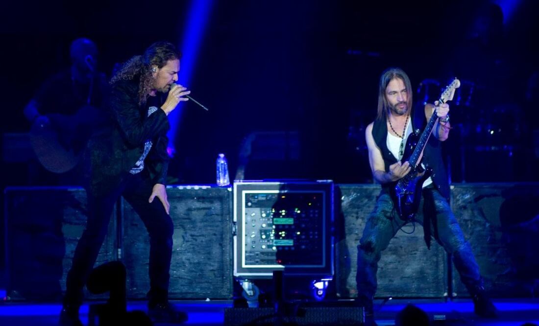 Durante su gira, la banda trata de promover el voto latino Foto:AP