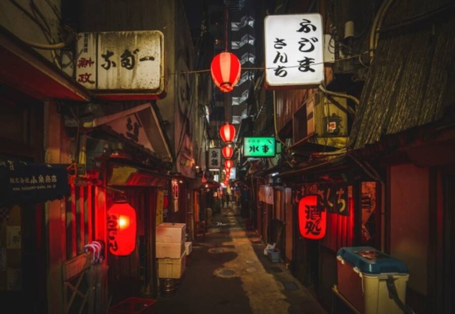 Japón relaja medidas y reabre fronteras a turistas sin guías