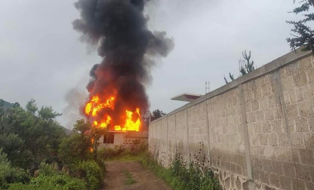 Explota bodega que almacenaba huachicol  en Tepetitlán, Hidalgo (17/07/2025). Foto: Especial