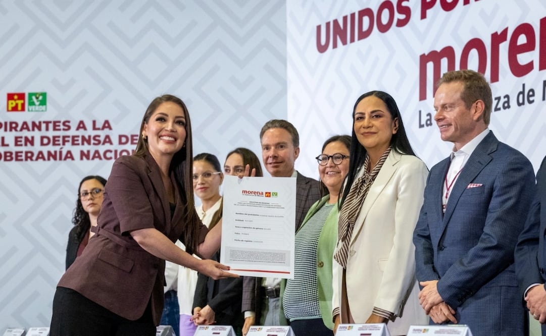 Jasmín Bugarín durante su registro como aspirante a la Coordinación de la Defensa de la Cuarta Transformación en Nayarit (25/06/2026). Foto: Especial