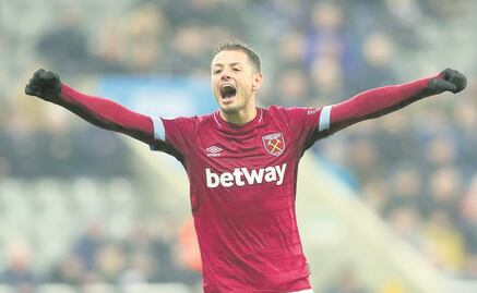 'Chicharito', entre las opciones para reforzar al Barcelona