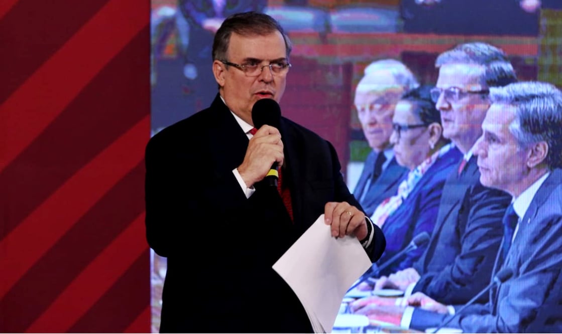 El canciller Ebrard señaló que esta entrega de permisos de trabajo ha sido algo que ha venido planteando el presidente López Obrador en sus reuniones con su homólogo estadounidense Joe Biden. Foto: Carlos Mejía