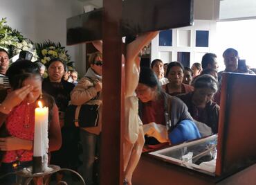 Maestros bloquean carretera de Chiapas por asesinato de sacerdote Marcelo Pérez; lo reconocen como símbolo de lucha