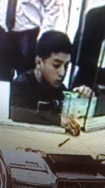 Con nota intimidatoria, asaltan Banamex de avenida Juárez