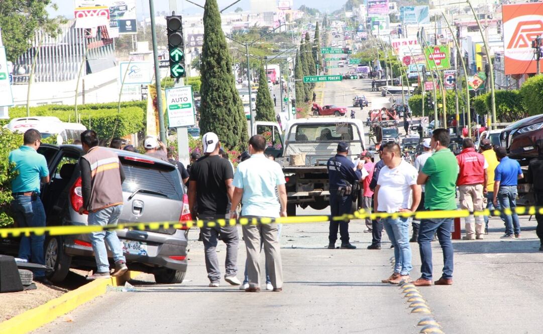 A lo largo de unos 600 metros, el tráiler arrastró al menos 16 vehículos. Foto: Cortesía del portal de noticias Na Canán