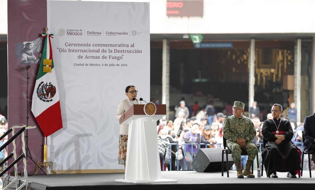 Rosa Icela Rodríguez, titular de Segob, durante la ceremonia conmemorativa del Día Internacional de la Destrucción de Armas de Fuego, que se lleva a cabo en el atrio de la Basílica de Guadalupe este 9 de julio del 2025. Foto: Diego Simón / EL UNIVERSAL.