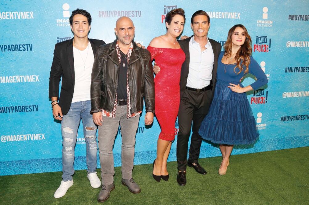 Mario Morán, Héctor Suárez Gomís, Betty Monroe, Víctor González y Dulce María presentaron el proyecto (AGUSTÍN SALINAS. EL UNIVERSAL.)