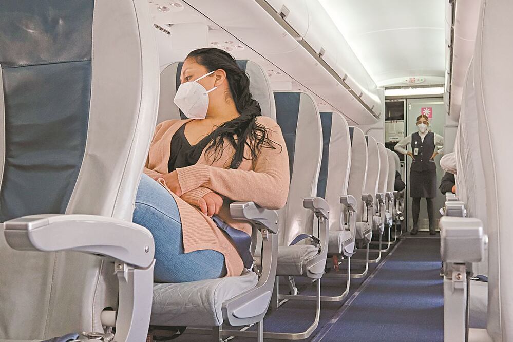 Si la crisis sanitaria se prolo nga , muchas aerolíneas sufr irá n problemas graves, alerta el CNET. ARCHIVO EL UNIVERSAL