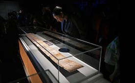París expone Códice Boturini prestado por México sobre viaje mítico de los aztecas; exposición del manuscrito estará hasta diciembre
