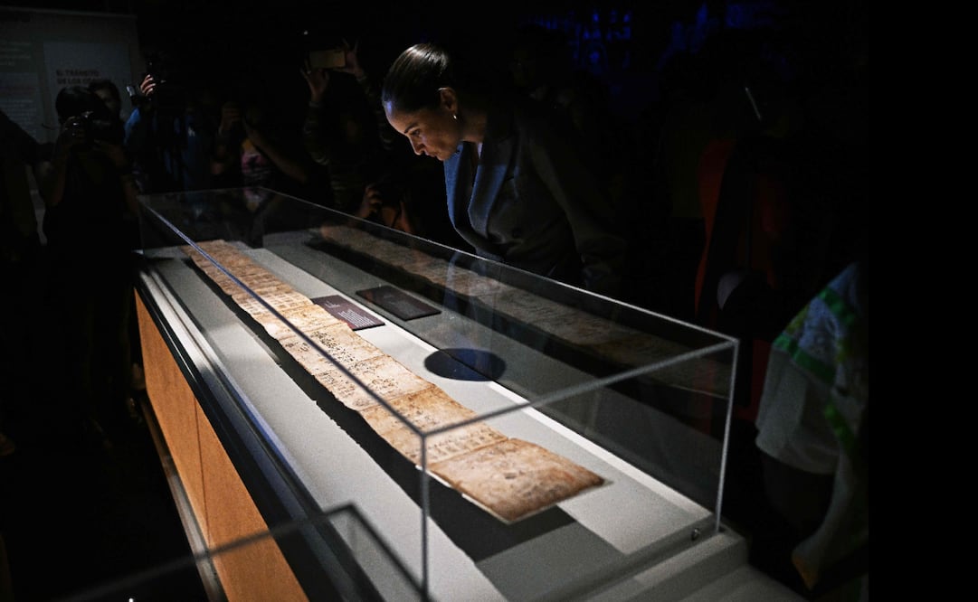 El Códice Boturini es un célebre manuscrito en blanco y negro que cuenta un trayecto mítico de los aztecas. Foto: AFP/Carl de Souza