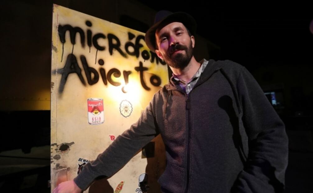 El artista teatral que prefirió dejar Francia para hablar de la desigualdad en México