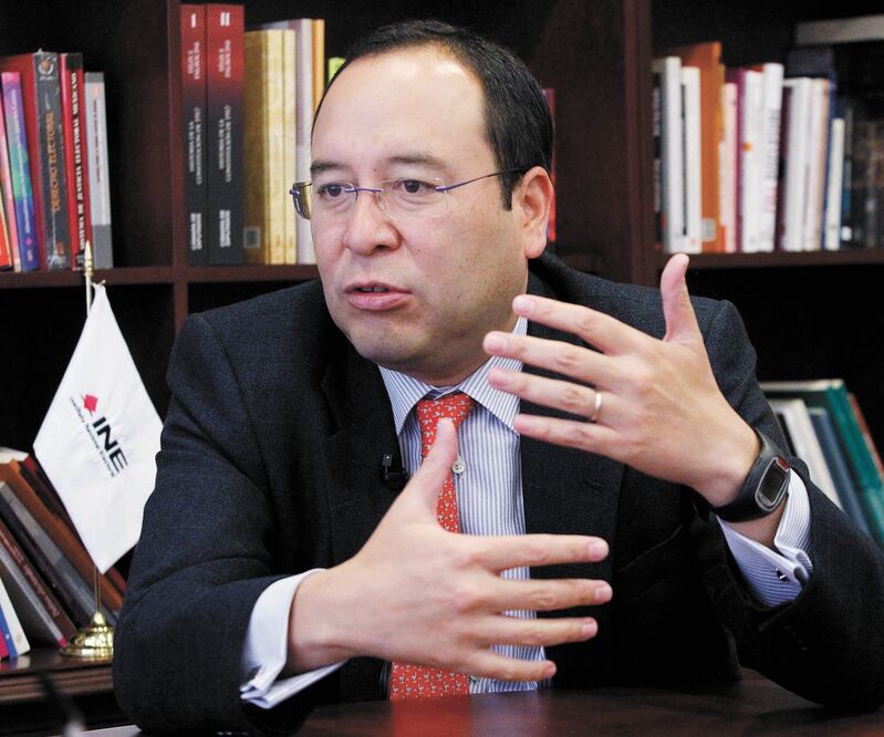 El consejero Ciro Murayama Rendón señala que la noche de la elección (el próximo 6 de junio) se desatan los cantos de sirena. Foto: ARCHIVO EL UNIVERSAL