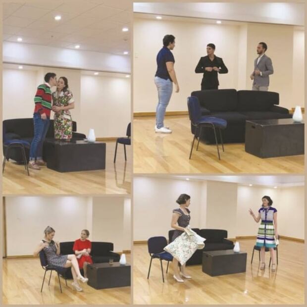 En escuelas de Televisa y Azteca se hacen actores sin salir de casa