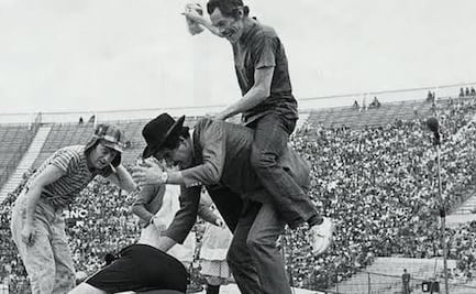 Chespirito se presentó en donde torturaron estudiantes.- Ballarta