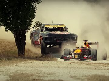 Video: Daniel Ricciardo hace off road con un auto de F1