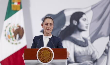 Sheinbaum reacciona a proceso contra periodista por críticas a Layda Sansores; pide a gobernadores garantizar libertad de expresión