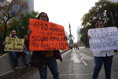 Segob y Salud se deslindan de extrabajadores del Seguro Popular