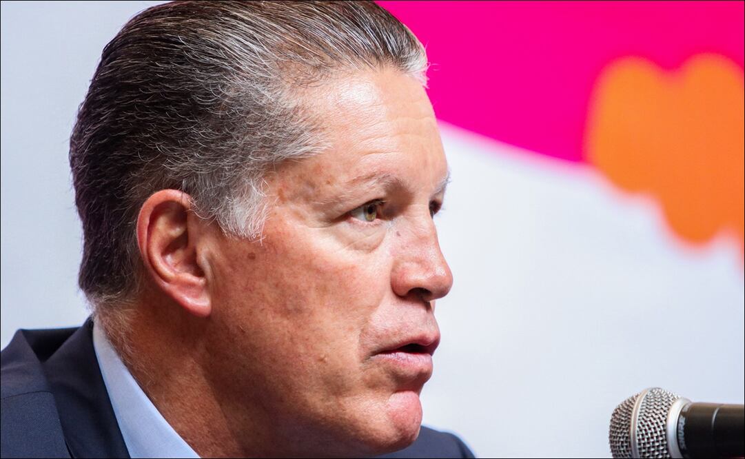 RICARDO PELÁEZ PRESENTÓ A LOS REFUERZOS DE CHIVAS - FOTO: IMAGO7