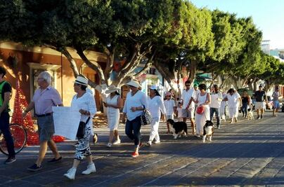 Marchan en silencio contra la violencia en Baja California Sur
