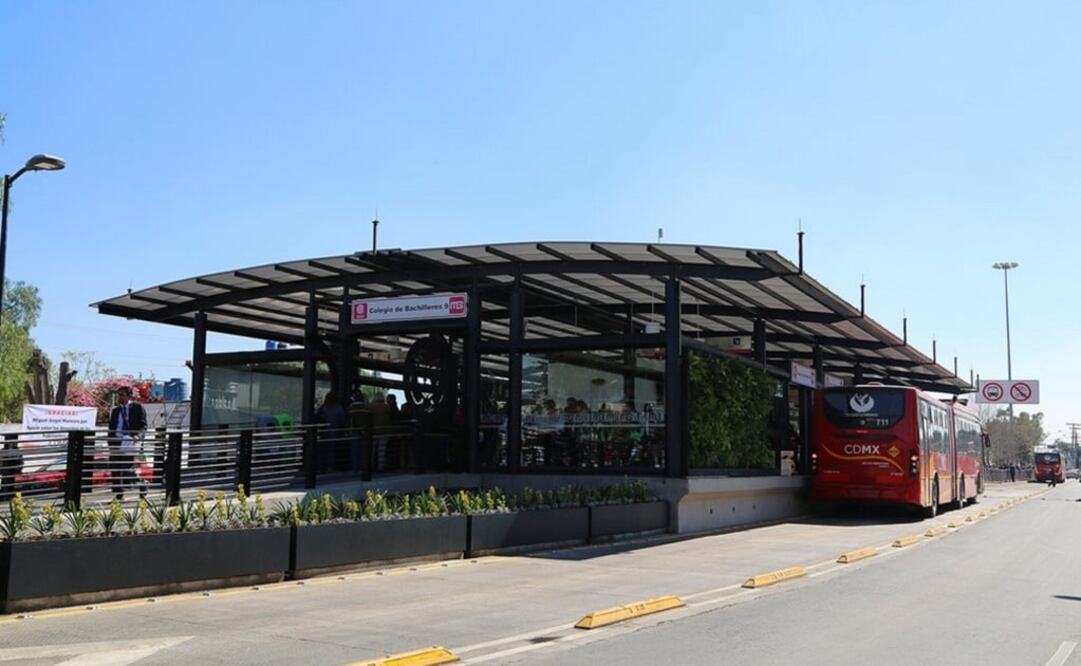 Con un retraso de casi cuatro meses, inició operaciones esta mañana la Línea 6 del Metrobús, con servicio gratuito.