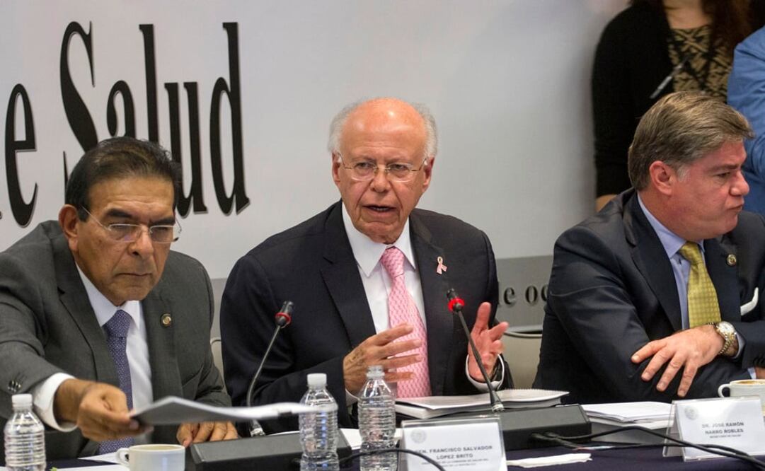 Ante comisiones, el titular de Salud informó que se han encontrado 15 millones de identidades repetidas en los padrones del sector. /Cuartoscuro