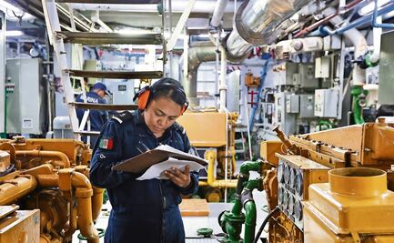 Buque Cuauhtémoc llega a Acapulco con primera mecánica a bordo