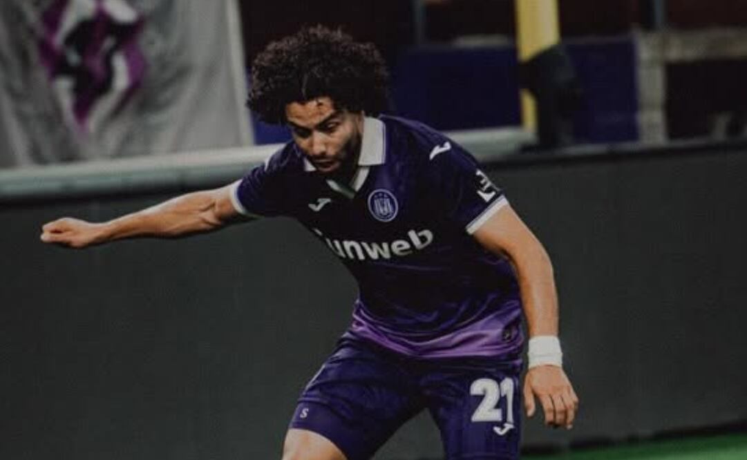 Chino Huerta se lesiona con el Anderlecht y se desconoce la gravedad / Foto: Especial