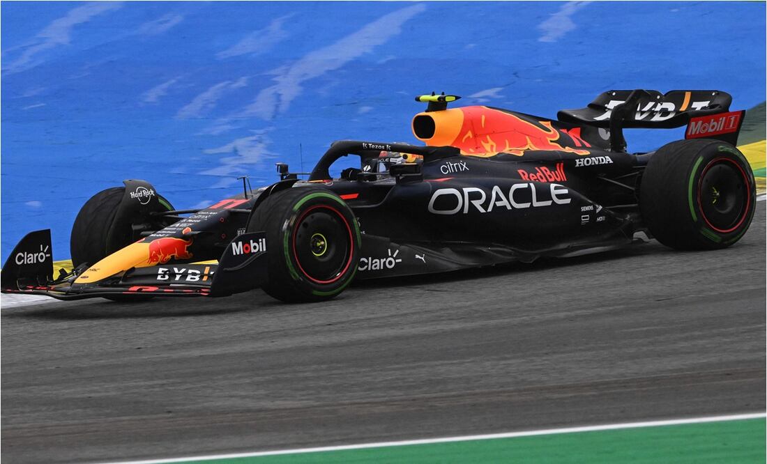 Checo Pérez remontó / FOTO: AFP