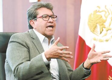 Aplaza Monreal propuesta que busca sancionar a quien fume en transporte privado