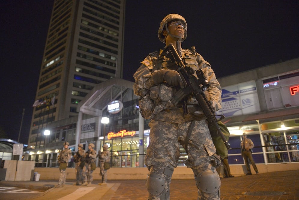 Batts no aclaró cuándo se suspenderá la medida. Dijo que las autoridades anticipan grandes marchas a lo largo del sábado y el domingo