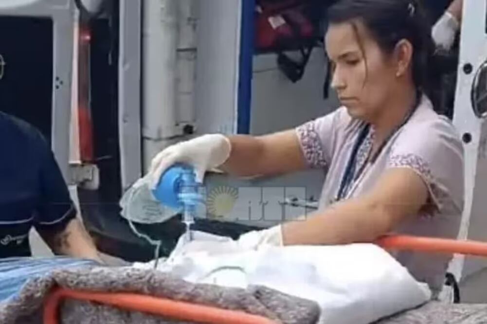 Un bebé prematuro fue hallado en un cajón en una concesionaria de autos en Argentina. FOTO: X