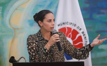 Alcaldesa de Cancún ofrece disculpas tras retirar fichas de desaparecidos de árbol de Navidad