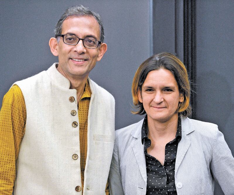 Abhijit Banerjee, Esther Duflo (ambos en la imagen) y Michael Kremer recibieron el Premio Nobel de Economía en 2019. Foto: Archivo. EL UNIVERSAL