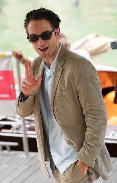 Robert Pattinson llega a la 83.ª edición del Festival de Cine de Venecia, en Venecia. Italia.
Foto de Alessandra Tarantino/Invision/AP.