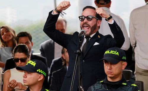 Desactivan autobús bomba en Cali; De la Espriella será investido como presidente de Colombia en esa zona
