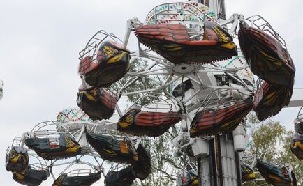 Cae adolescente de juego mecánico y muere