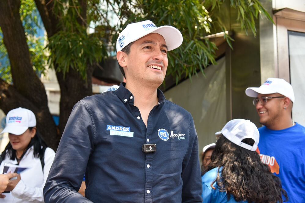 El presidente del PAN en la Ciudad de México, Andrés Atayde se solidarizó con las y los candidatos a alcaldes que todos los días se enfrentan al retiro de su propaganda. (FOTO: Especial)