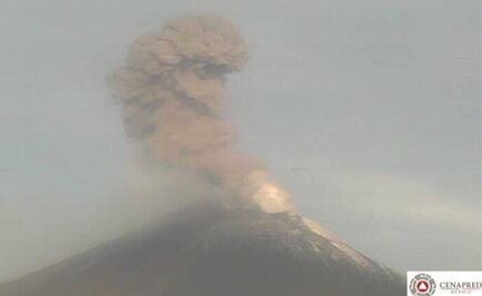 Popocatépetl emite fumarola de mil 500 metros con ceniza