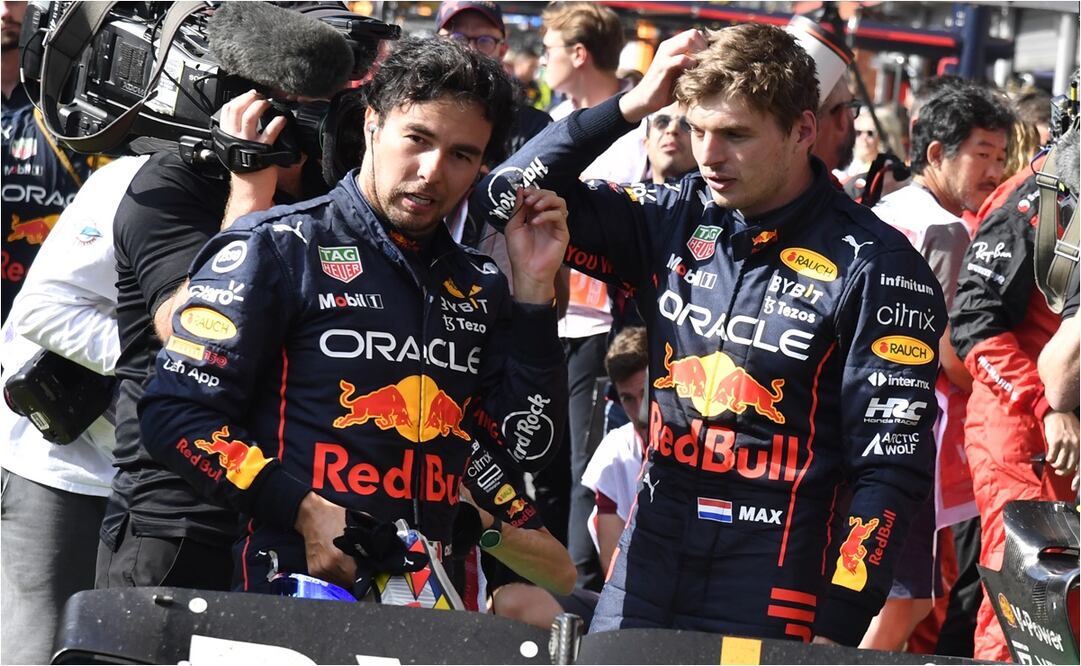 Checo Pérez y Max Verstappen tras el GP de Bélgica / FOTO: AP