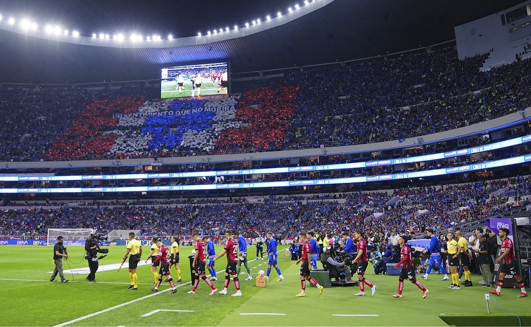 Cruz Azul recibirá a las Chivas en el Estadio Azteca para la Ida de las Semifinales. FOTO: IMAGO7