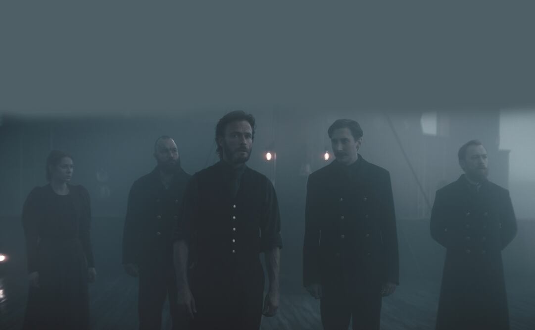 El director de la serie, Baran Bo Ordar, dice que trabajaron con el encuadre y la iluminación para resaltar estados de ánimo y que también se inspiraron en películas de situaciones contenidas. Foto: NETFLIX