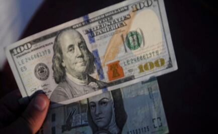 El peso vive su peor jornada en meses; cierra en 18.70