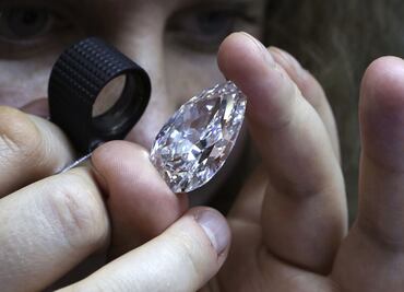 Mexico to auction diamonds, rubies, and emeralds