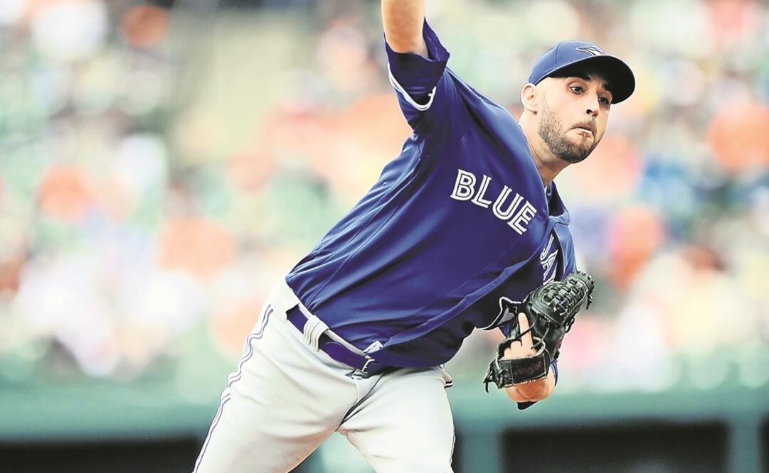 Marco Estrada y los Blue Jays hilvanaron su quinto triunfo. (GREG FIUME. AFP)